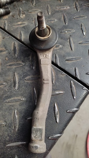 [N11000] EXTREMO IZQ. P-308 P-408 P-3008 C4 LOUNGE DS4